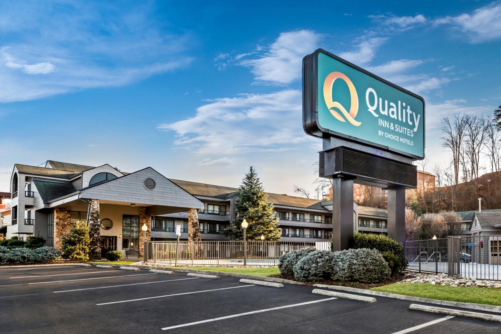 Quality Inn & Suites At Dollywood Lane Pigeon Forge Dış mekan fotoğraf